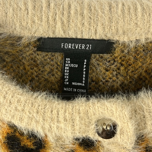 Forever 21 Animal Print Tan Black Orange Cardigan  Mob Wife Size S Button Down - Picture 3 of 8